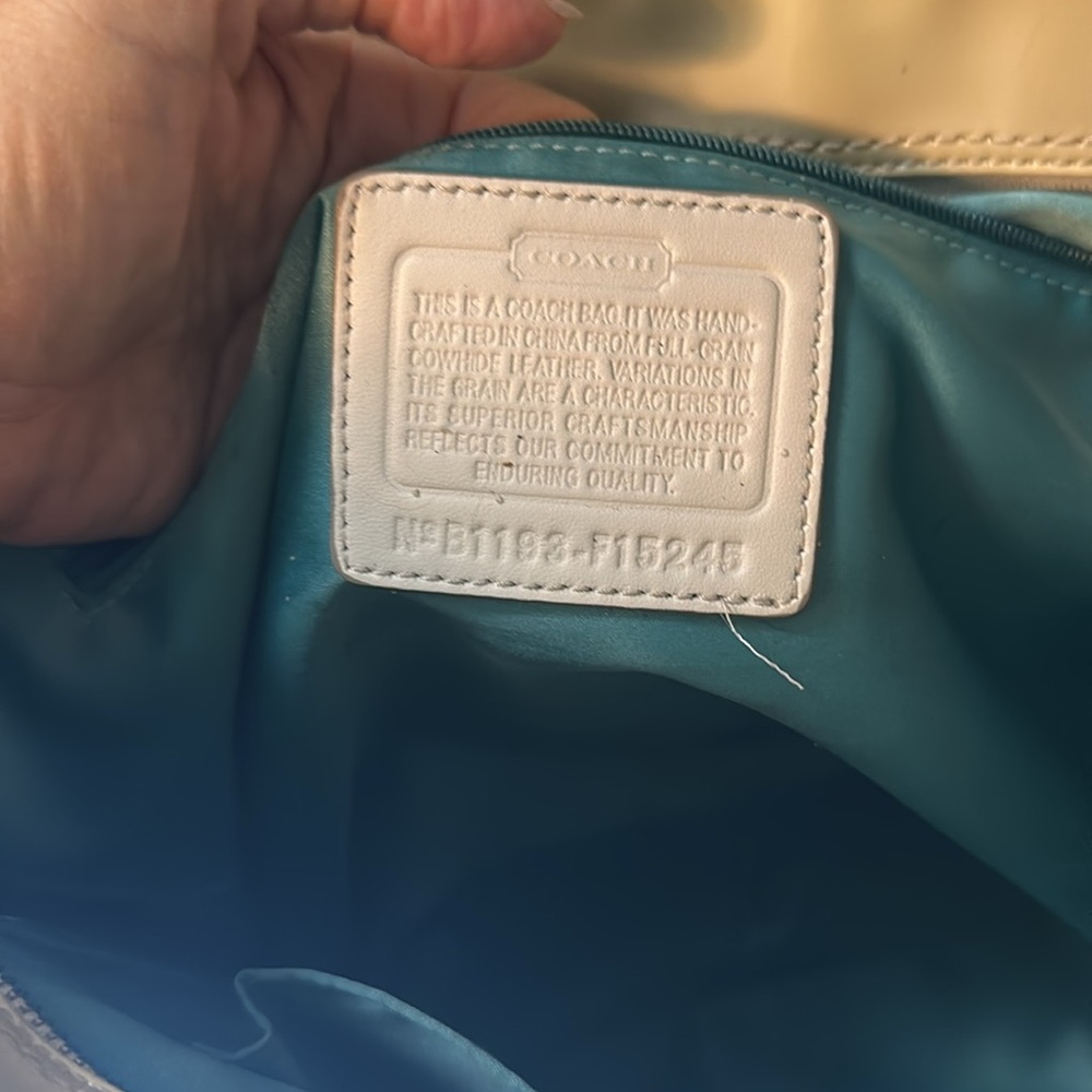 Coach large tote patent yellow - Picture 6 of 17